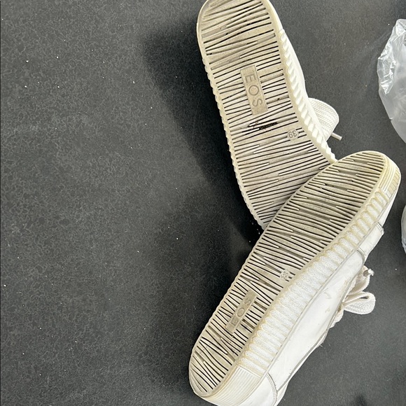 EOS Women's White Sneakers - Picture 8 of 8